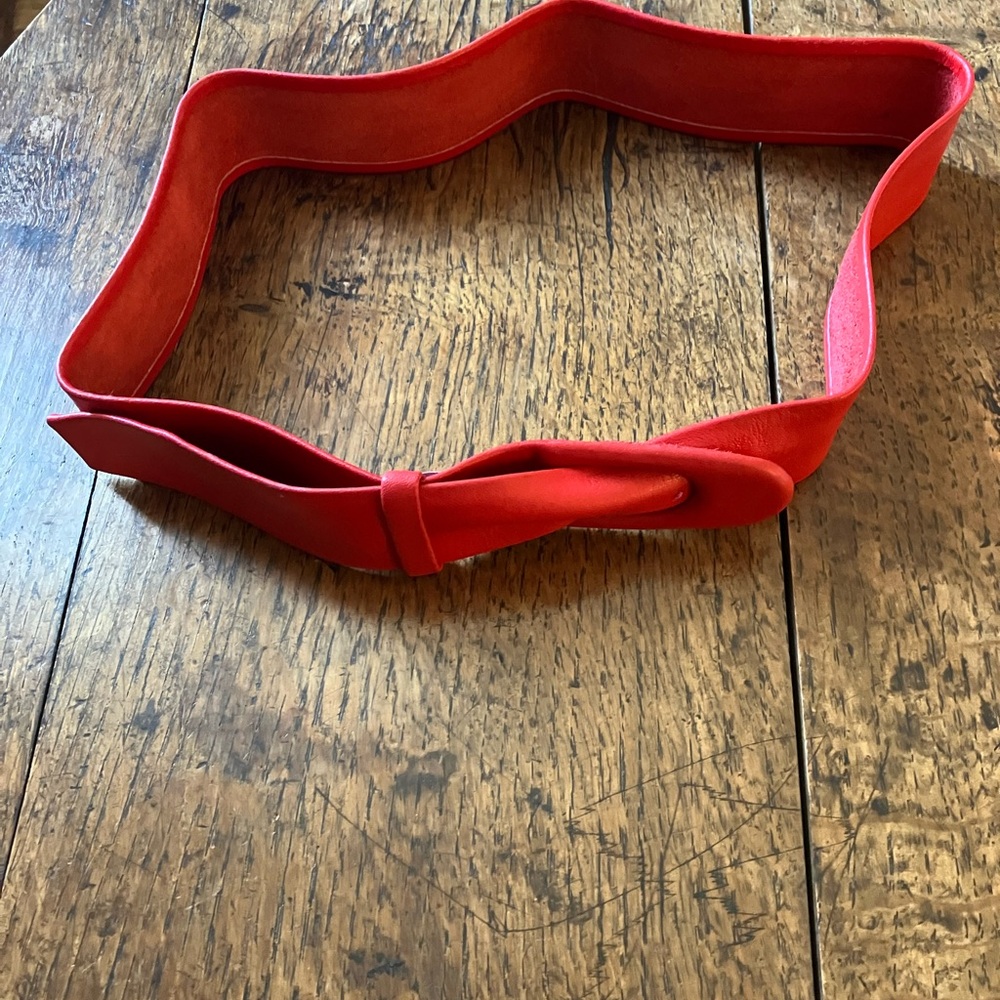 Red Bow Belt